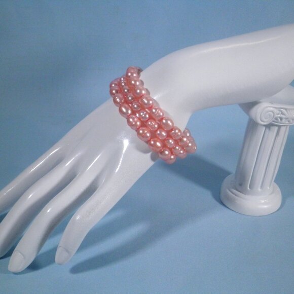 Vintage Pink Genuine Freshwater Pearl Bracelet 3 strands - Picture 2 of 3